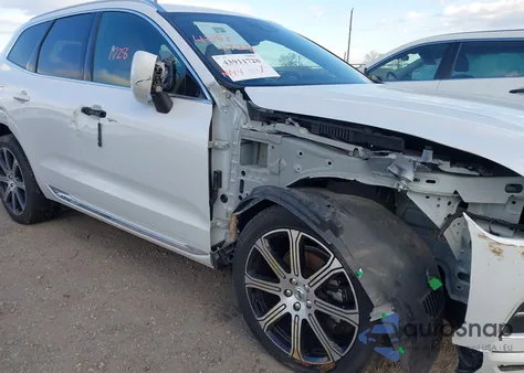 2021 Volvo Xc60 T5 Inscription z USA, uszkodzony, nr VIN YV4102RL2M1835091